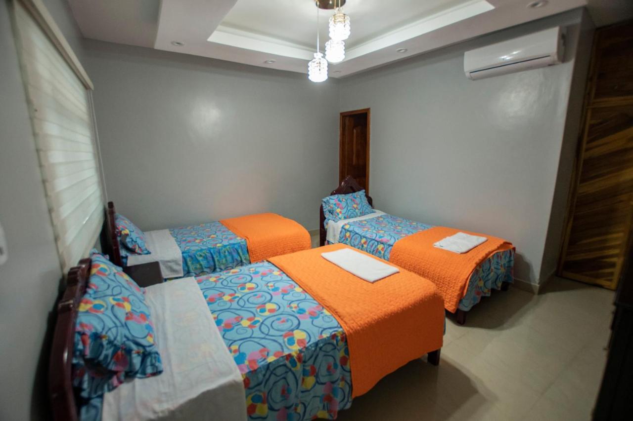 Hostal San Francisco Сан-Крістобаль Екстер'єр фото
